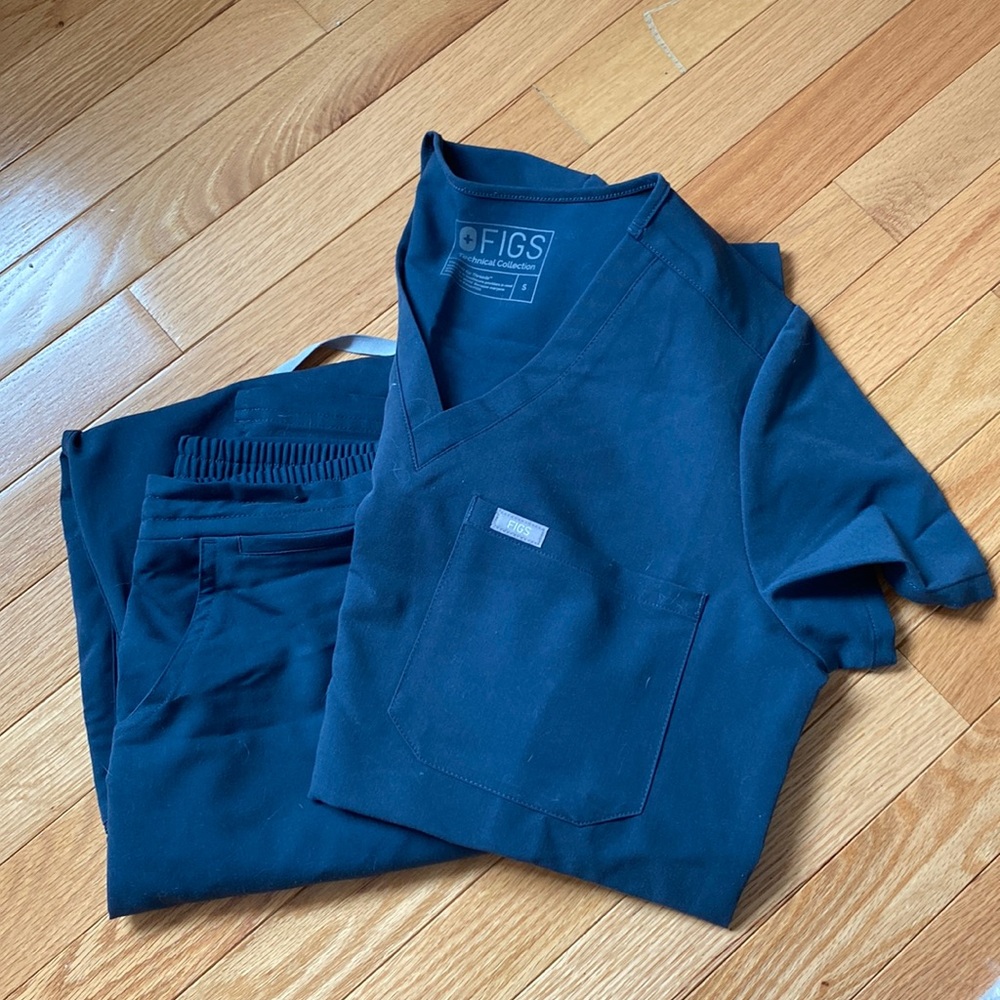 Figs Scrub Set